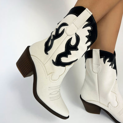 BOTINES COWBOY DOLLY BLANCO Y NEGRO