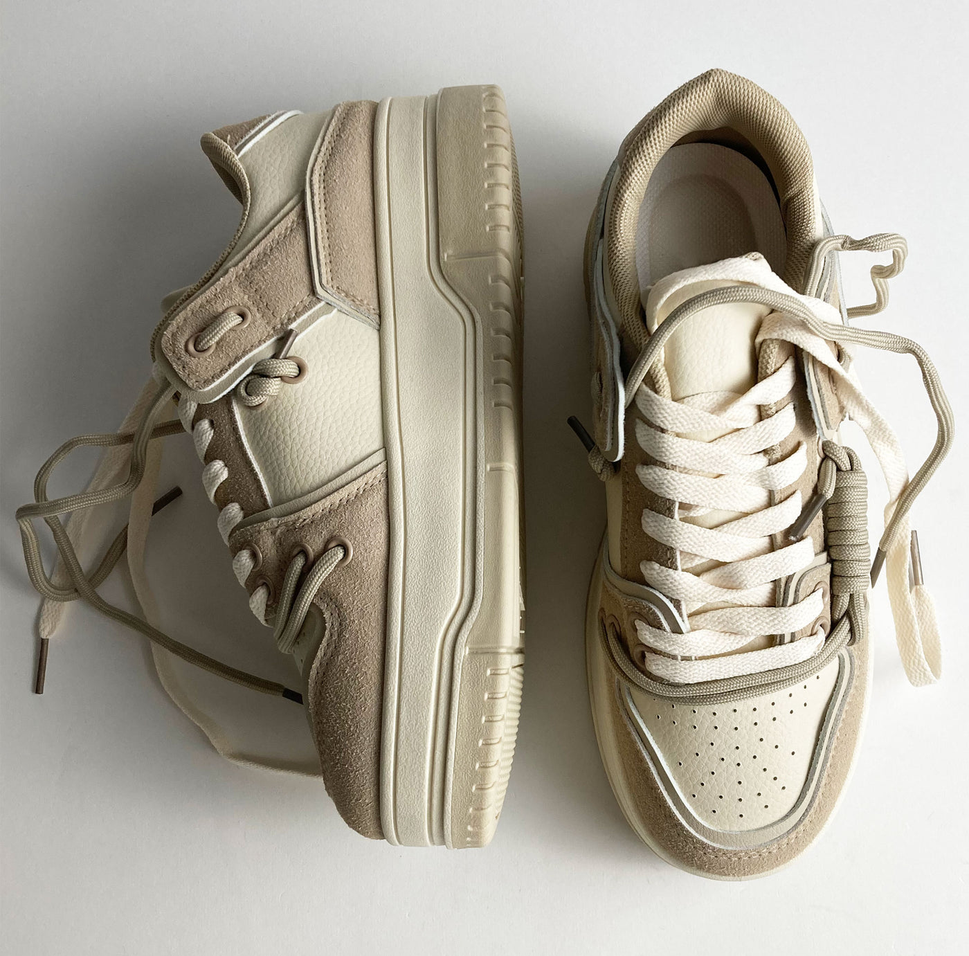 TENIS TIMOTHY BLANCO Y BEIGE