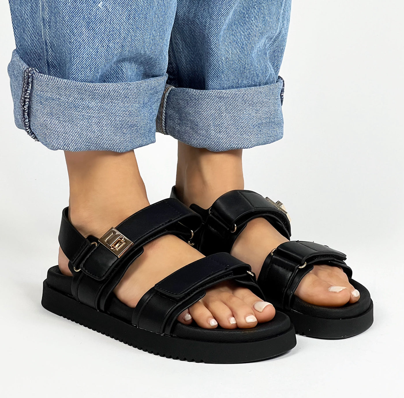 SANDALIAS ARIEL NEGRAS